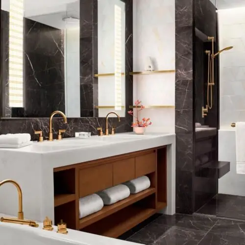 Guest bathroom at The Ritz-Carlton, Melbourne